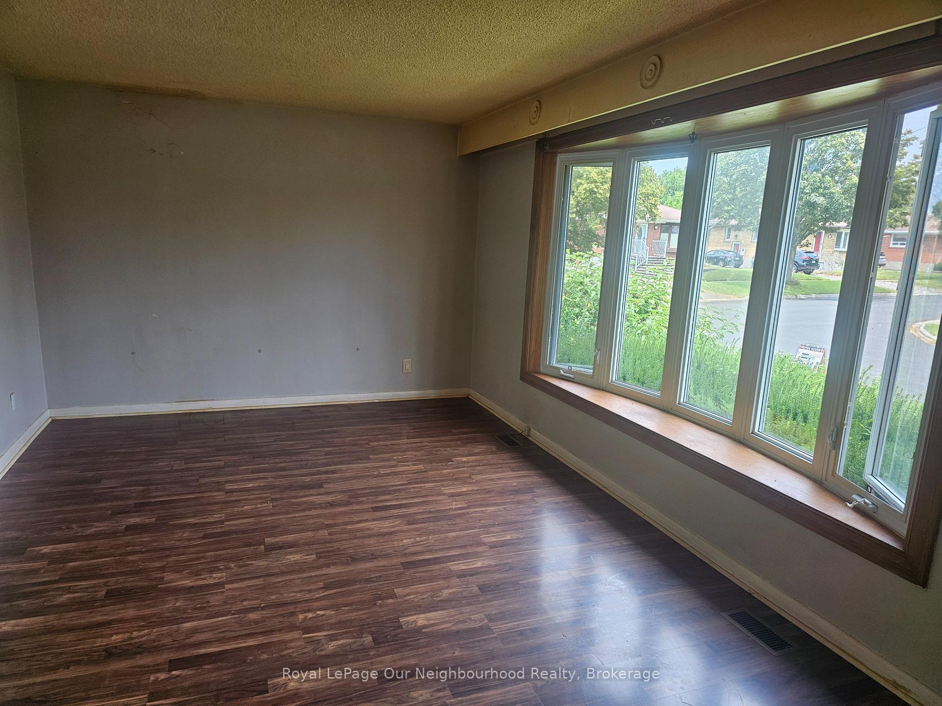 Photo 7 of 1500 Lakeside Street, Oshawa, Lakeview — HOMEH