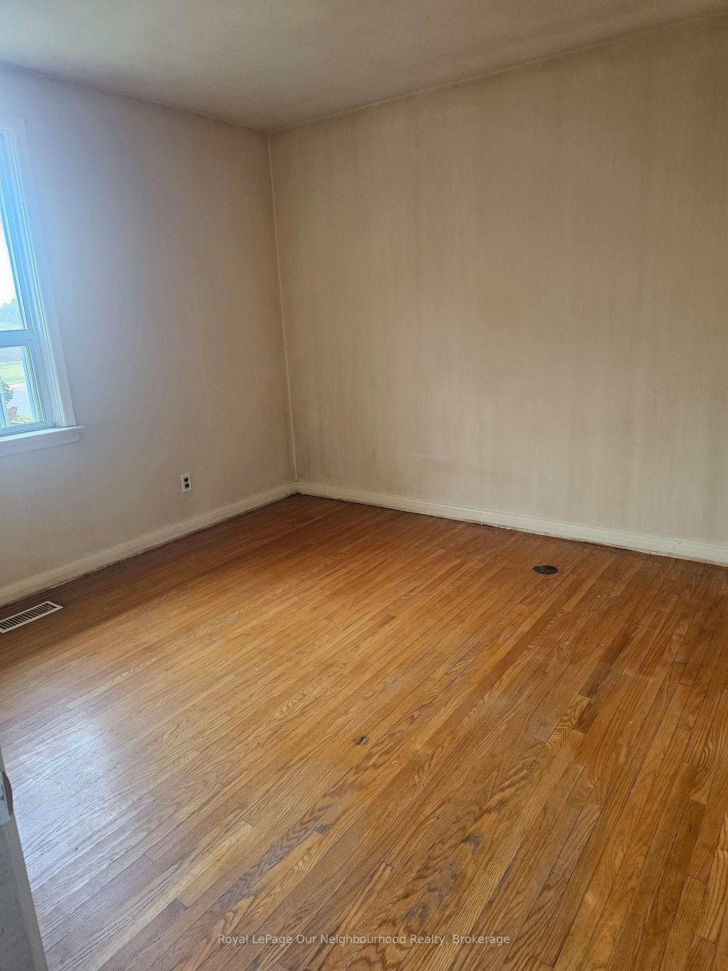 Photo 8 of 1500 Lakeside Street, Oshawa, Lakeview — HOMEH