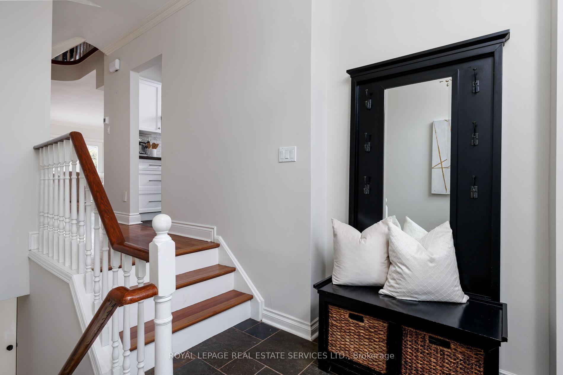 Photo 6 of 68 Tradewind Drive, Oakville, Bronte — HOMEH