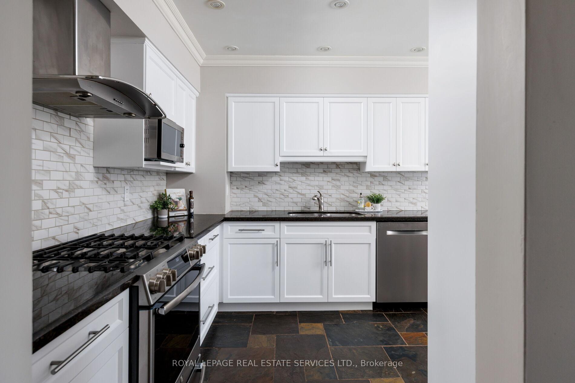 Photo 7 of 68 Tradewind Drive, Oakville, Bronte — HOMEH