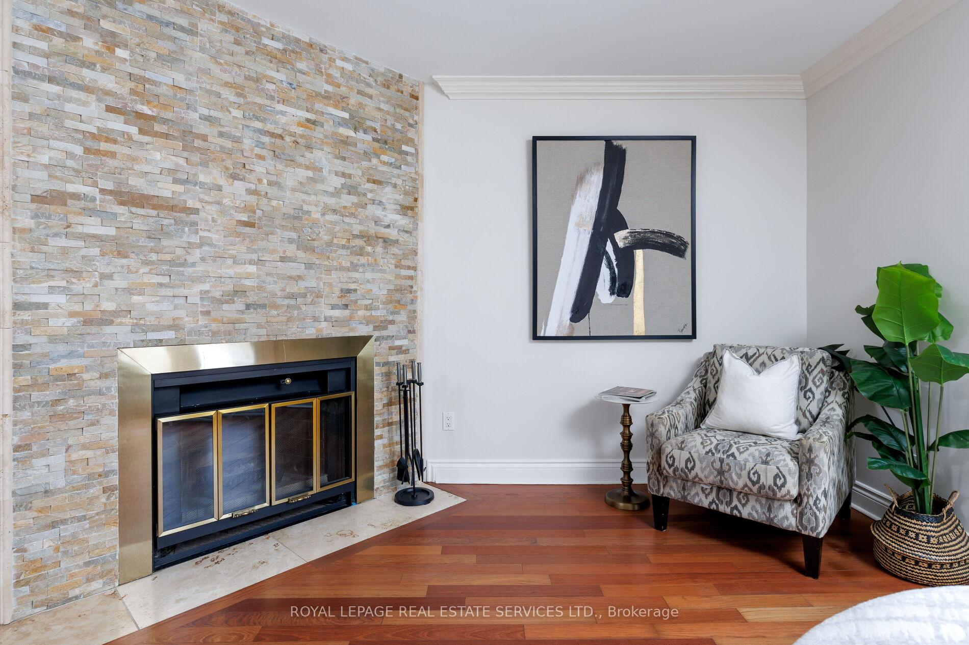 Photo 17 of 68 Tradewind Drive, Oakville, Bronte — HOMEH