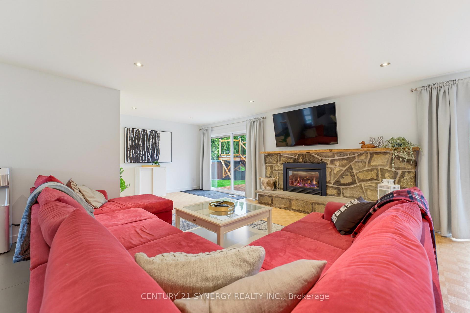 Photo 8 of 10 Honey Gables Drive, Ottawa, Riverside South/Gloucester Glen — HOMEH