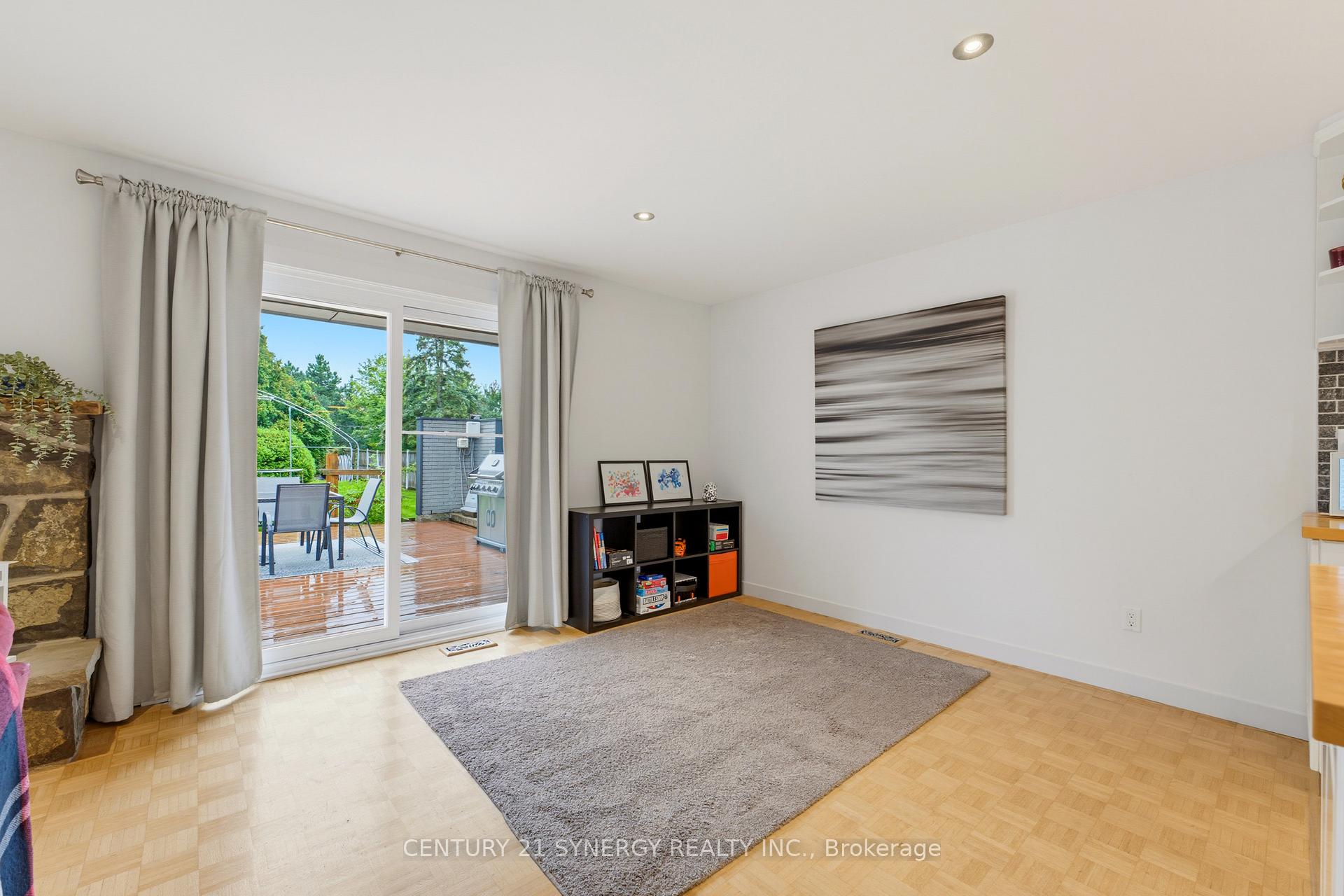Photo 9 of 10 Honey Gables Drive, Ottawa, Riverside South/Gloucester Glen — HOMEH
