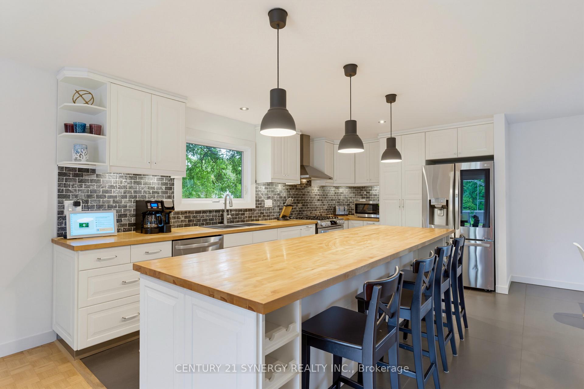 Photo 12 of 10 Honey Gables Drive, Ottawa, Riverside South/Gloucester Glen — HOMEH