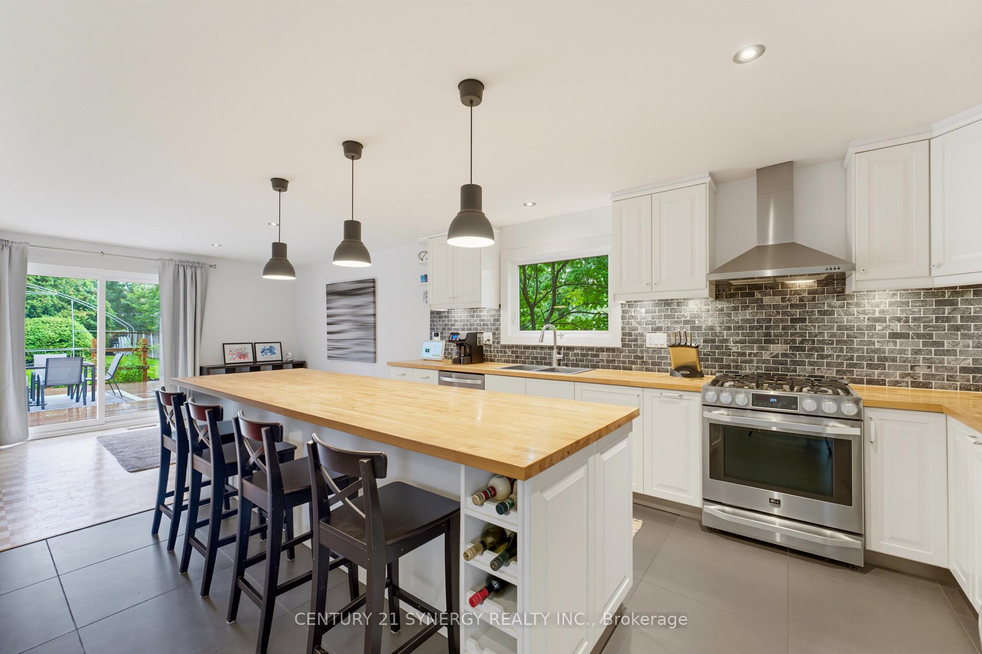 Photo 16 of 10 Honey Gables Drive, Ottawa, Riverside South/Gloucester Glen — HOMEH