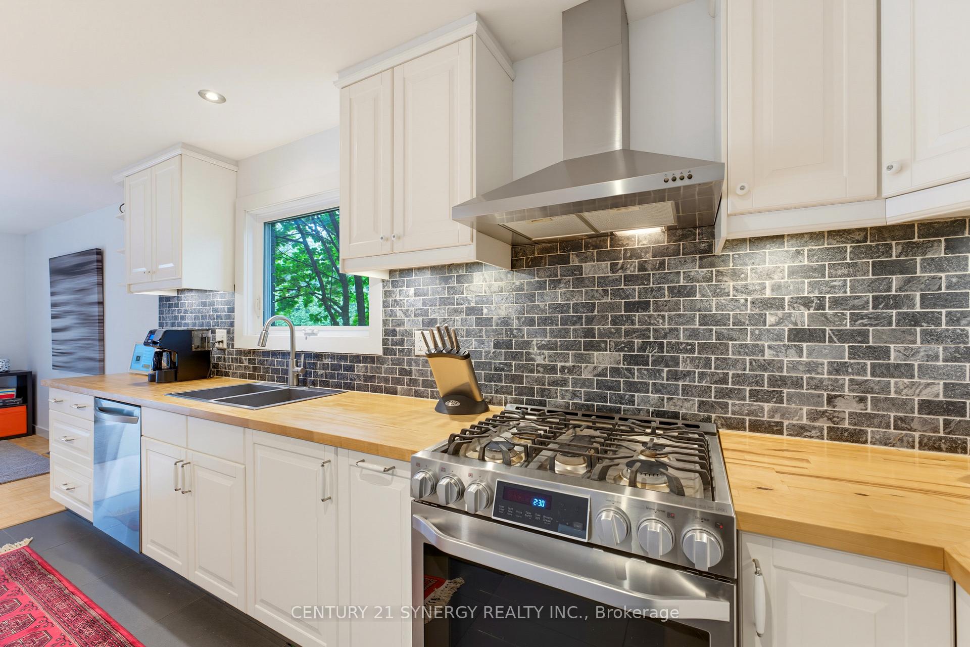 Photo 18 of 10 Honey Gables Drive, Ottawa, Riverside South/Gloucester Glen — HOMEH