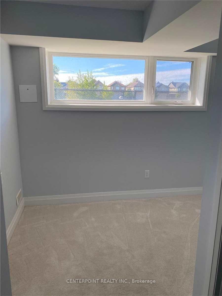 Photo 5 of 8 Mcclarys Way, Markham, Unionville — HOMEH