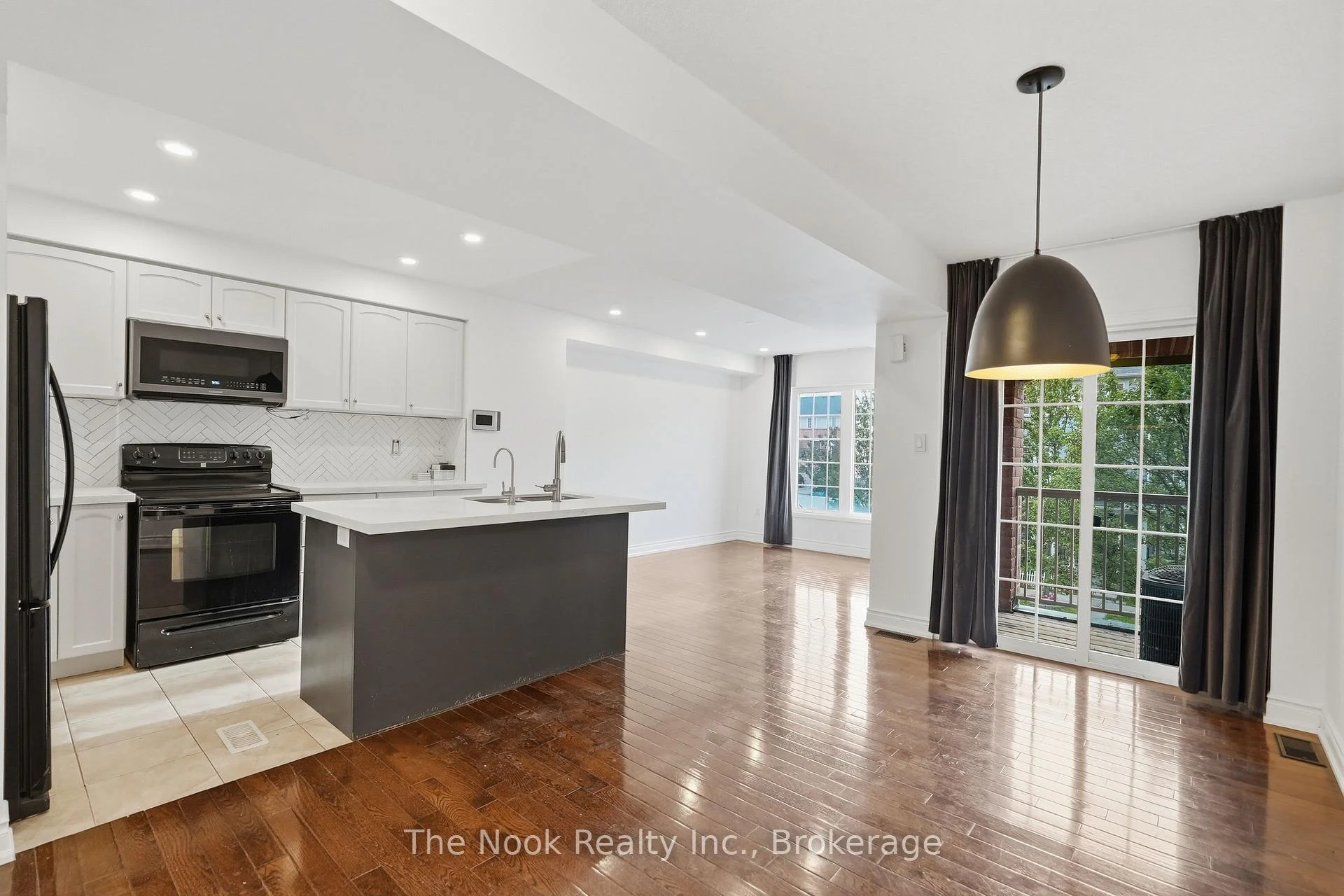 Photo 3 of 27 Blunden Road, Ajax, Central East — HOMEH