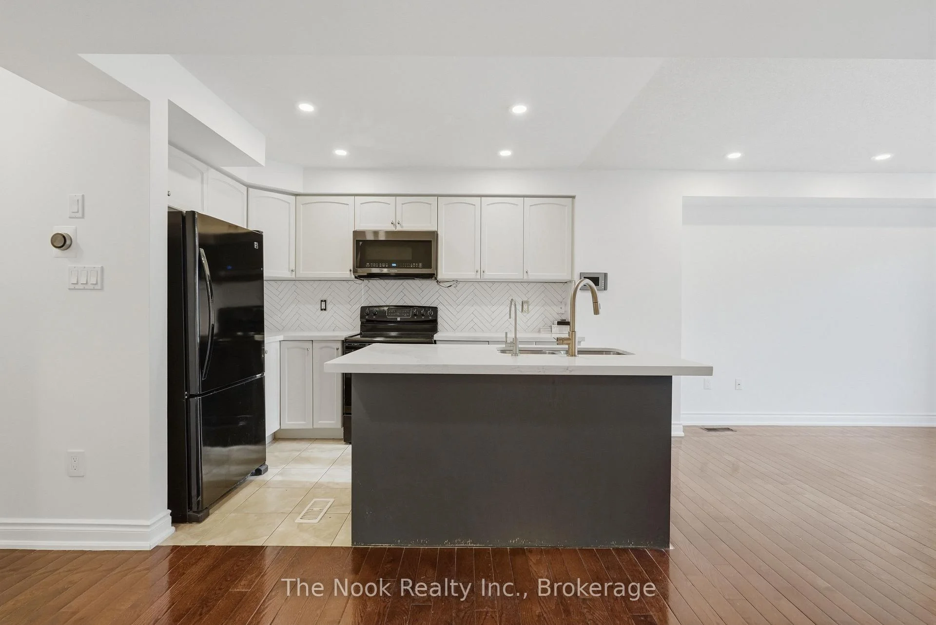 Photo 6 of 27 Blunden Road, Ajax, Central East — HOMEH