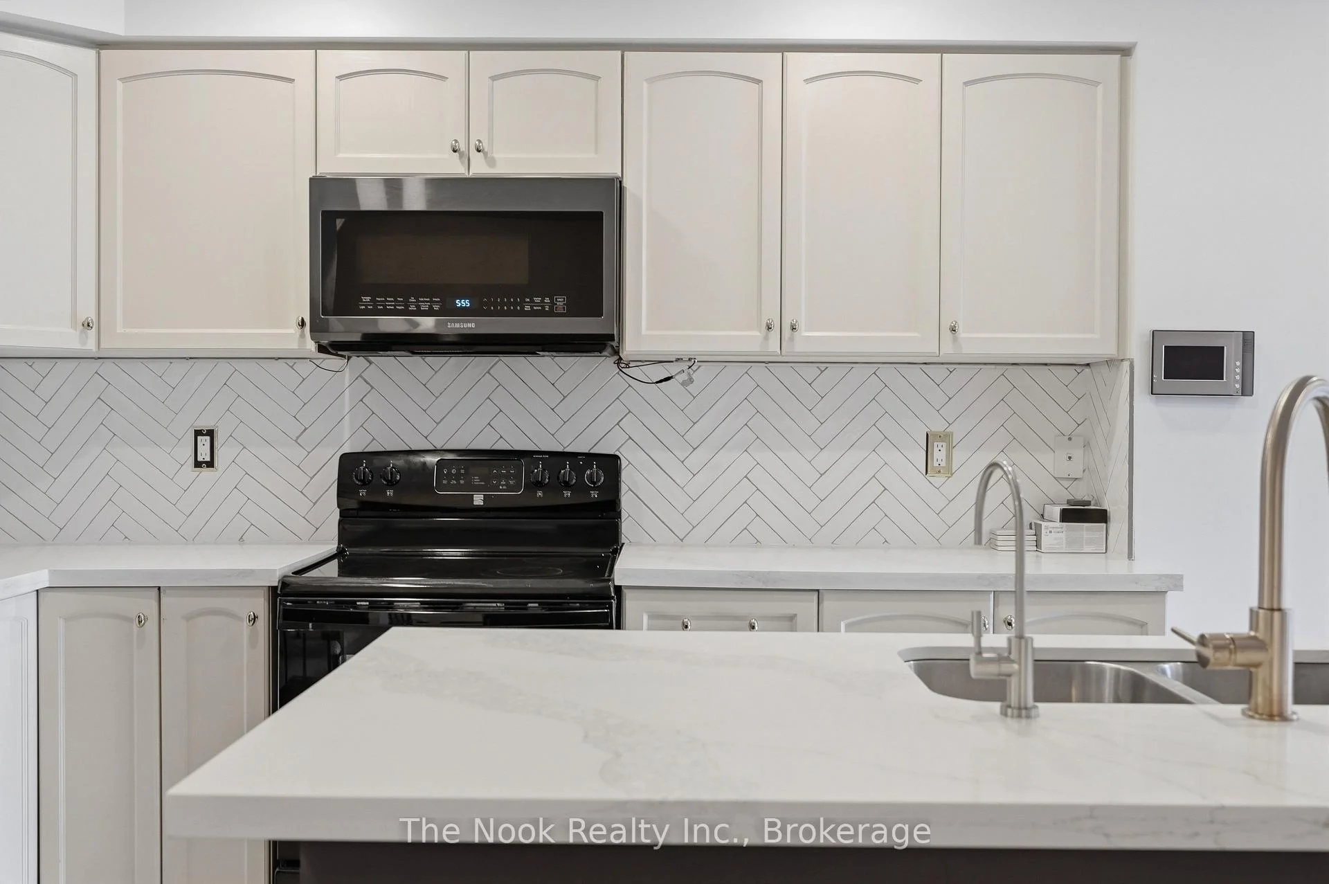 Photo 7 of 27 Blunden Road, Ajax, Central East — HOMEH