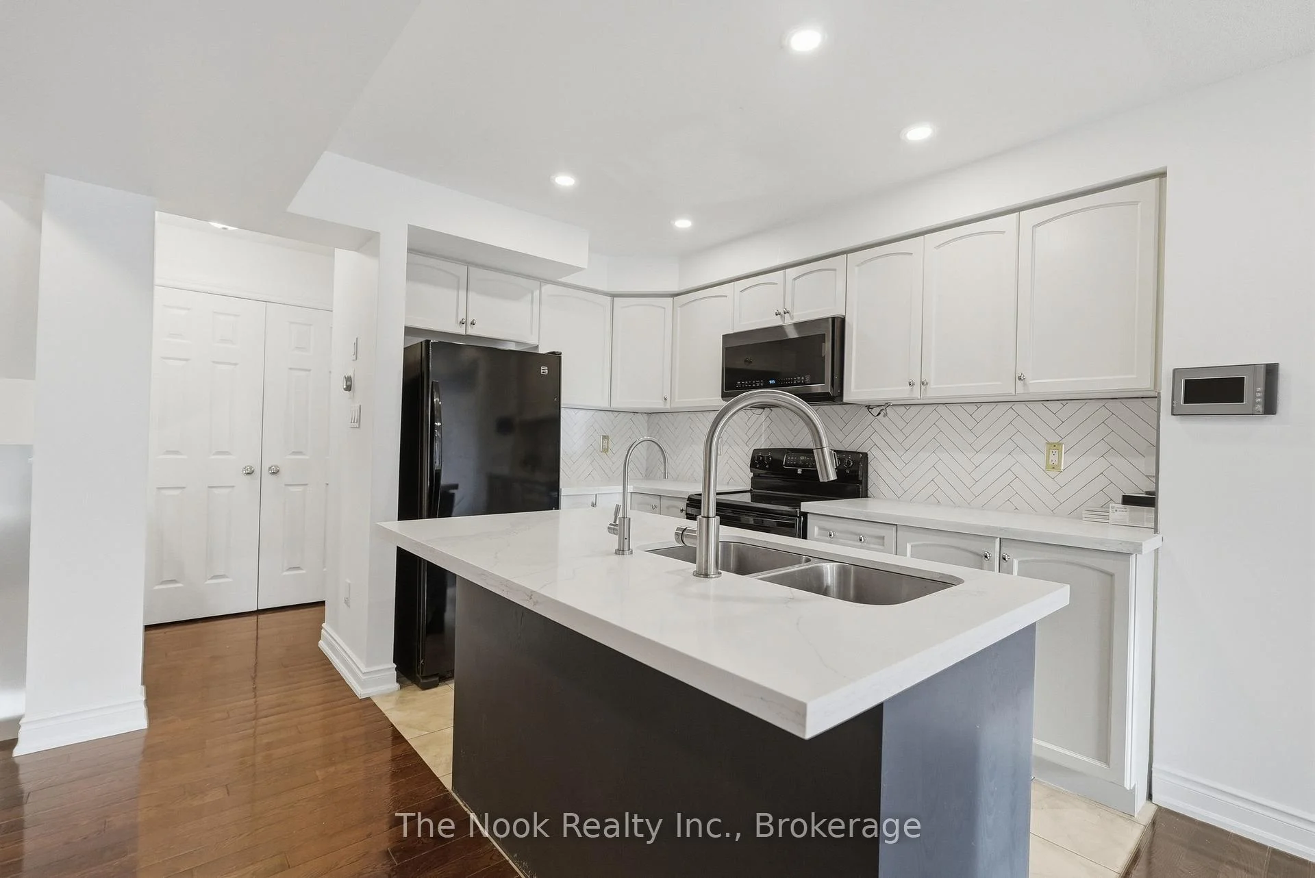 Photo 9 of 27 Blunden Road, Ajax, Central East — HOMEH