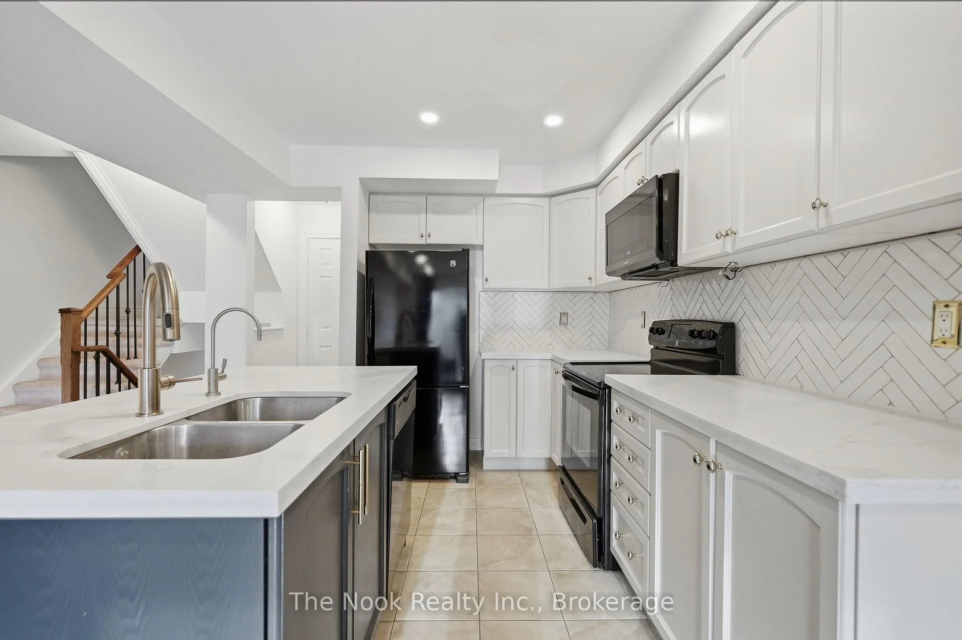 Photo 10 of 27 Blunden Road, Ajax, Central East — HOMEH