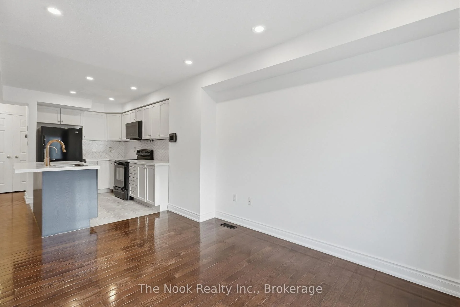 Photo 13 of 27 Blunden Road, Ajax, Central East — HOMEH