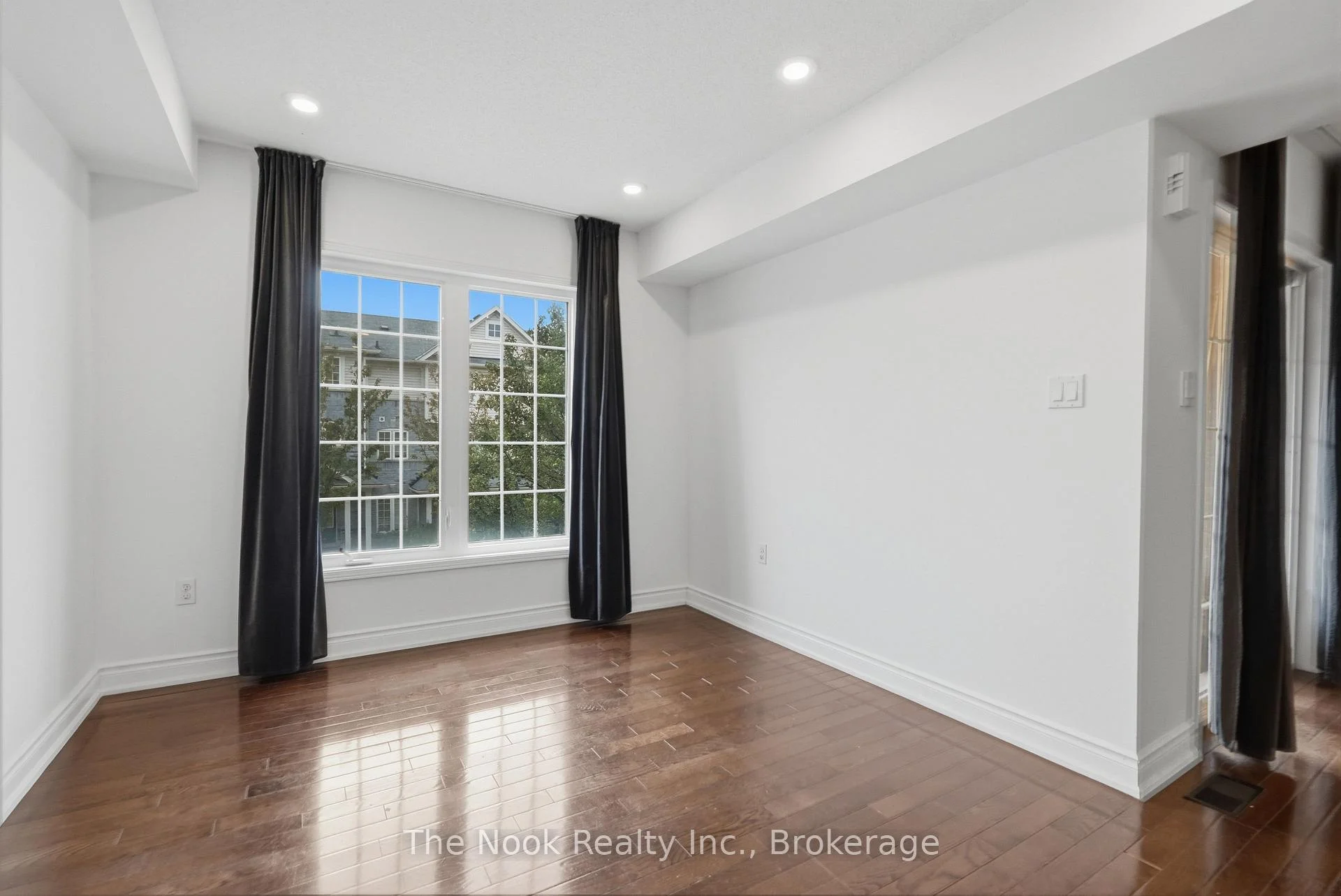 Photo 16 of 27 Blunden Road, Ajax, Central East — HOMEH