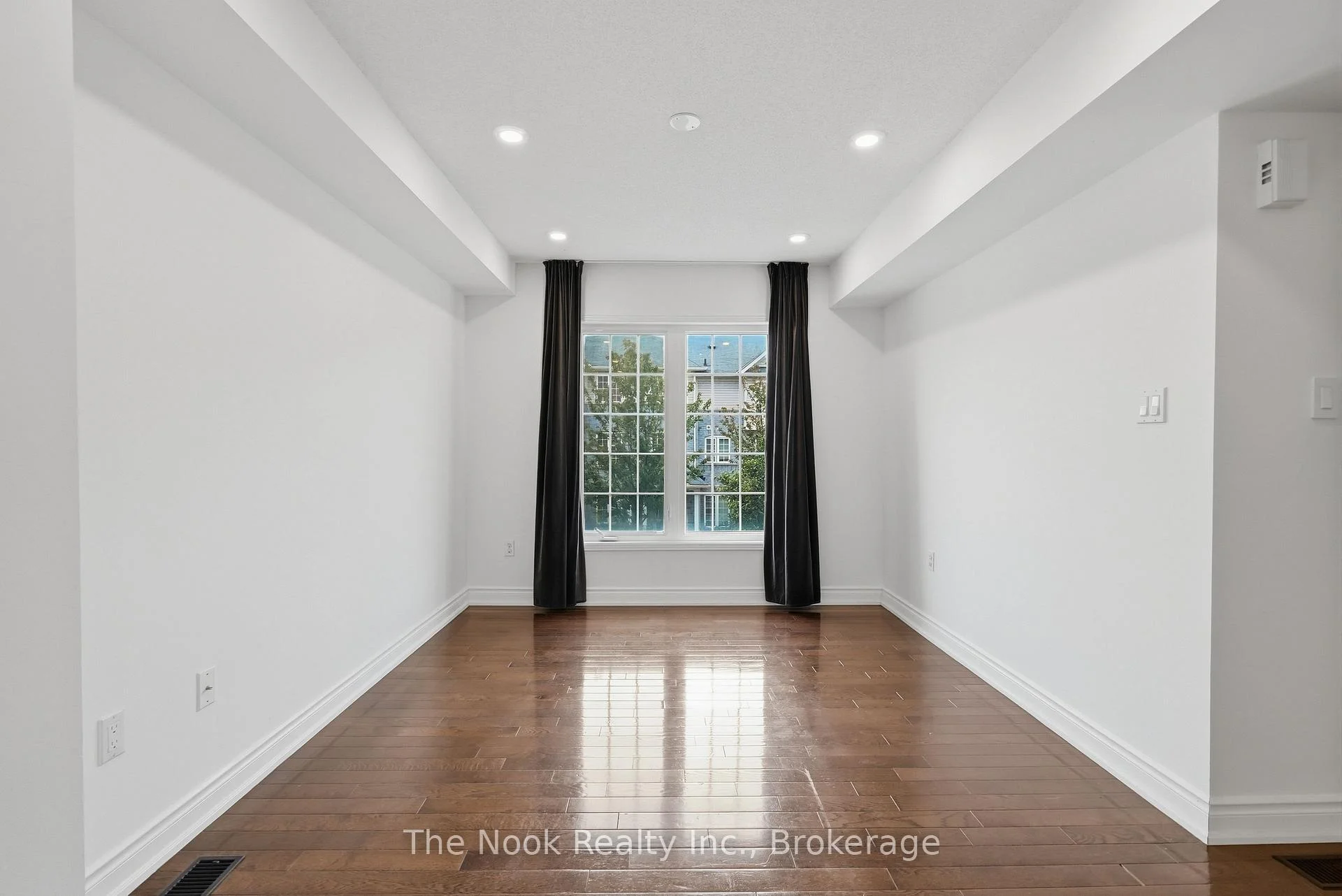 Photo 17 of 27 Blunden Road, Ajax, Central East — HOMEH