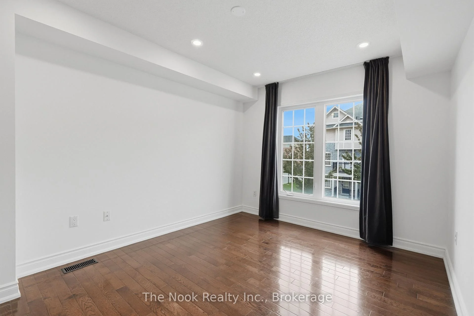Photo 18 of 27 Blunden Road, Ajax, Central East — HOMEH