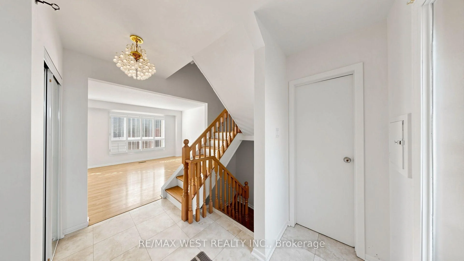 Photo 8 of Unit 24, 25 Gosford Boulevard, North York, Black Creek — HOMEH
