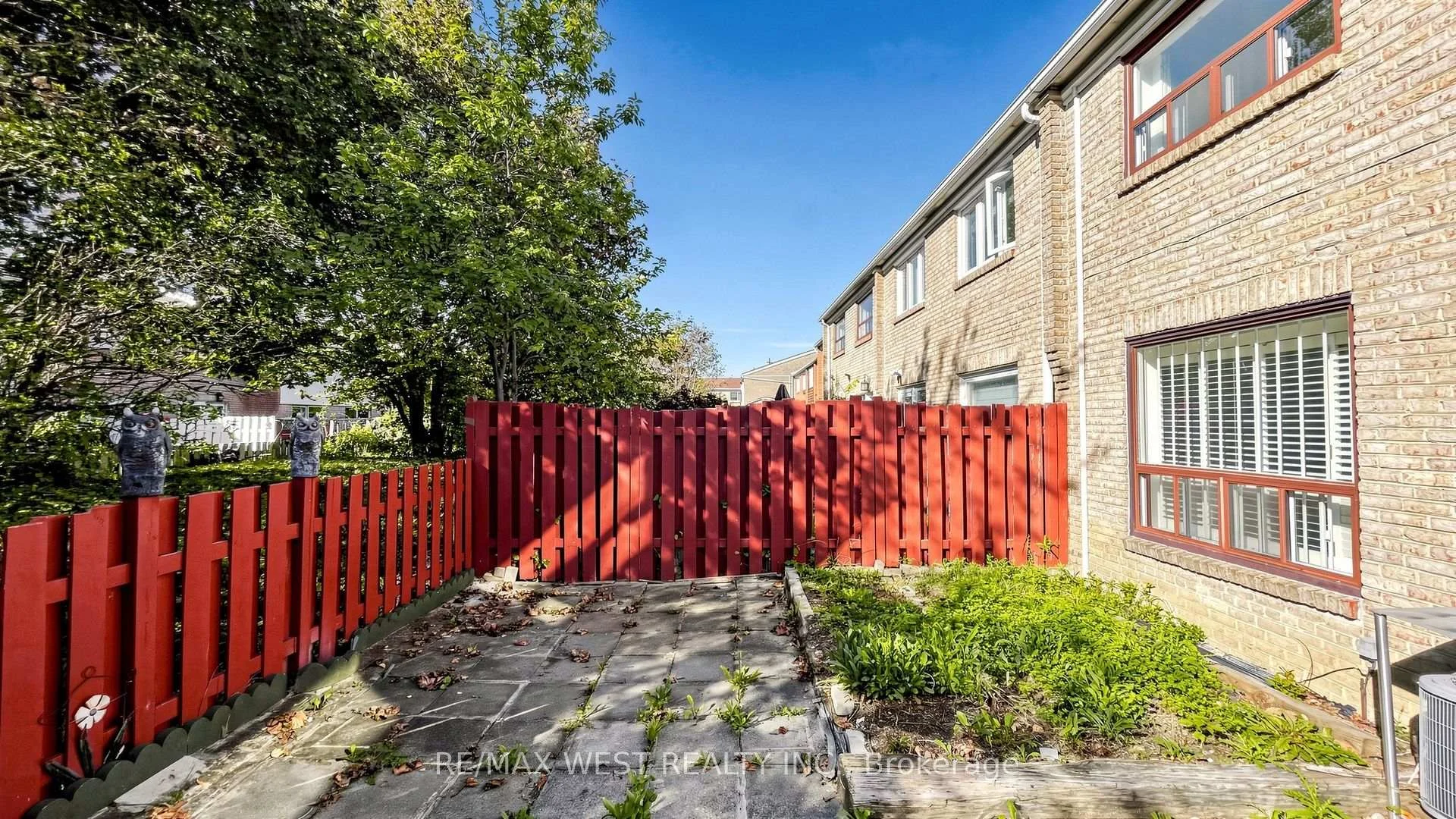 Photo 37 of Unit 24, 25 Gosford Boulevard, North York, Black Creek — HOMEH