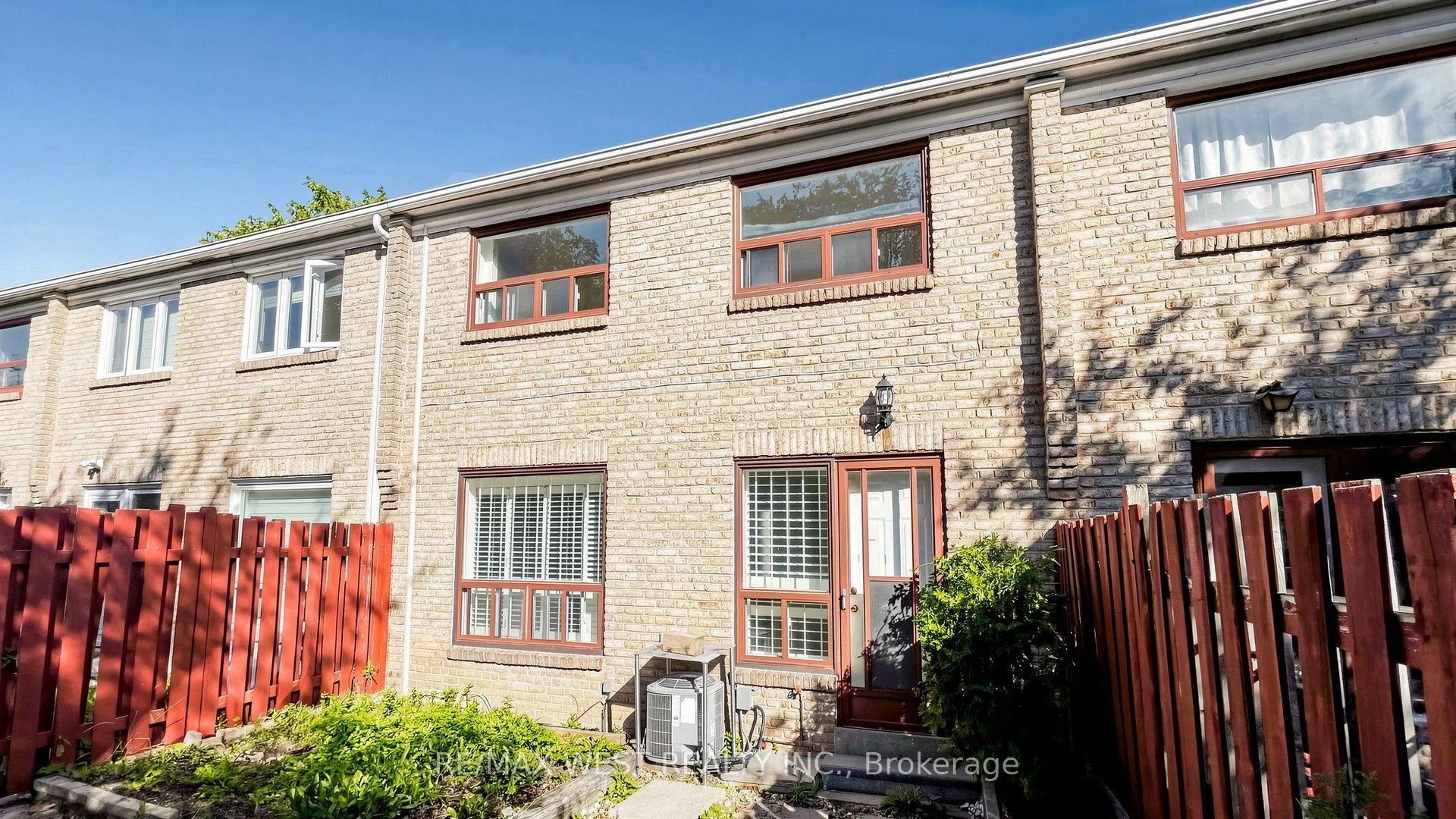 Photo 39 of Unit 24, 25 Gosford Boulevard, North York, Black Creek — HOMEH