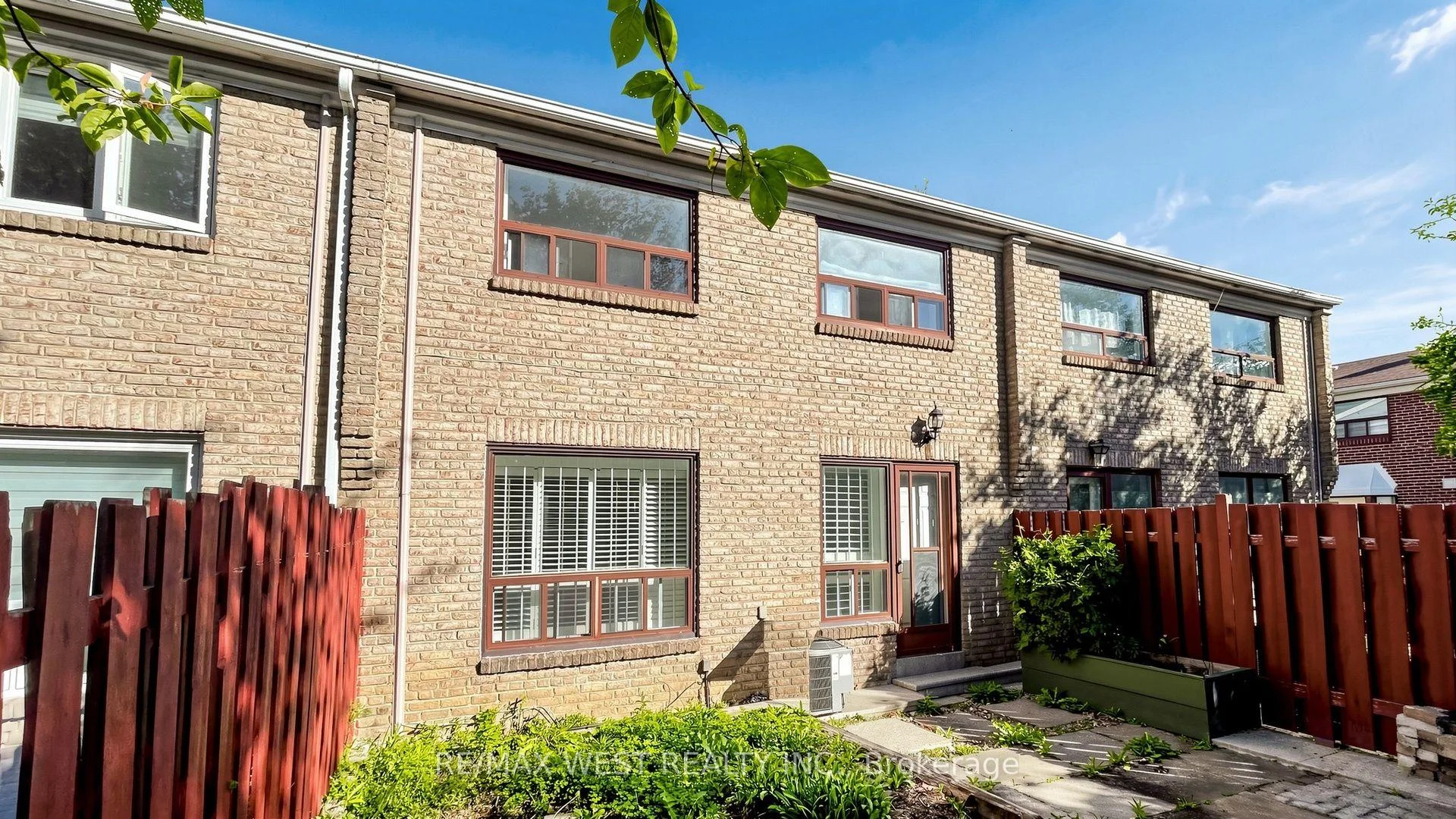 Photo 41 of Unit 24, 25 Gosford Boulevard, North York, Black Creek — HOMEH