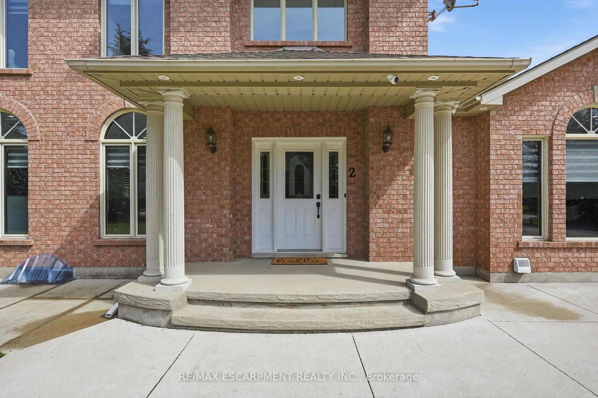 Photo 3 of 2 Currie Drive, Puslinch, Morriston — HOMEH