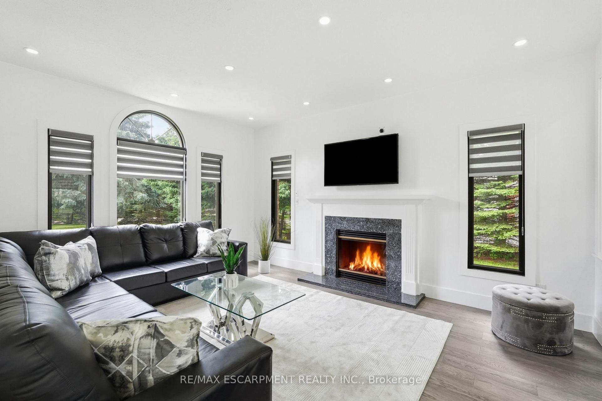 Photo 7 of 2 Currie Drive, Puslinch, Morriston — HOMEH
