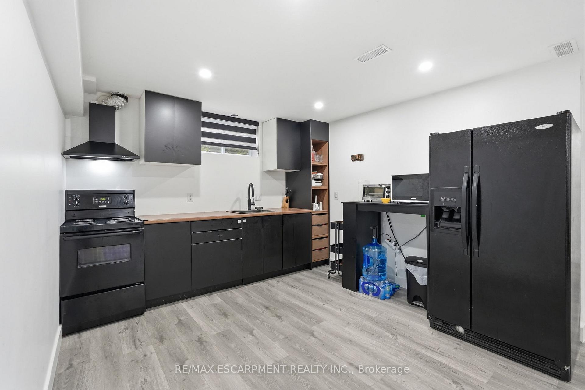Photo 33 of 2 Currie Drive, Puslinch, Morriston — HOMEH