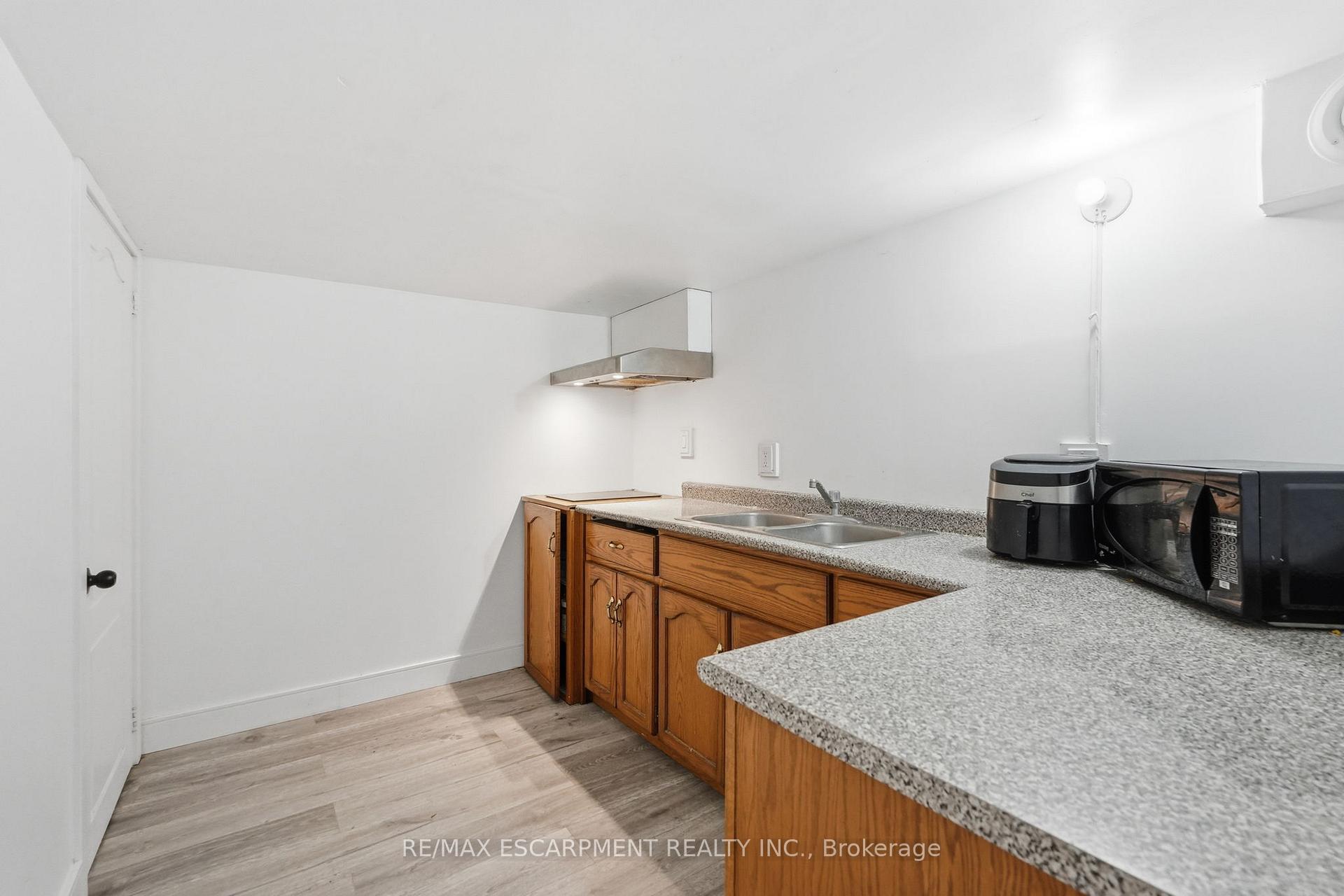 Photo 38 of 2 Currie Drive, Puslinch, Morriston — HOMEH