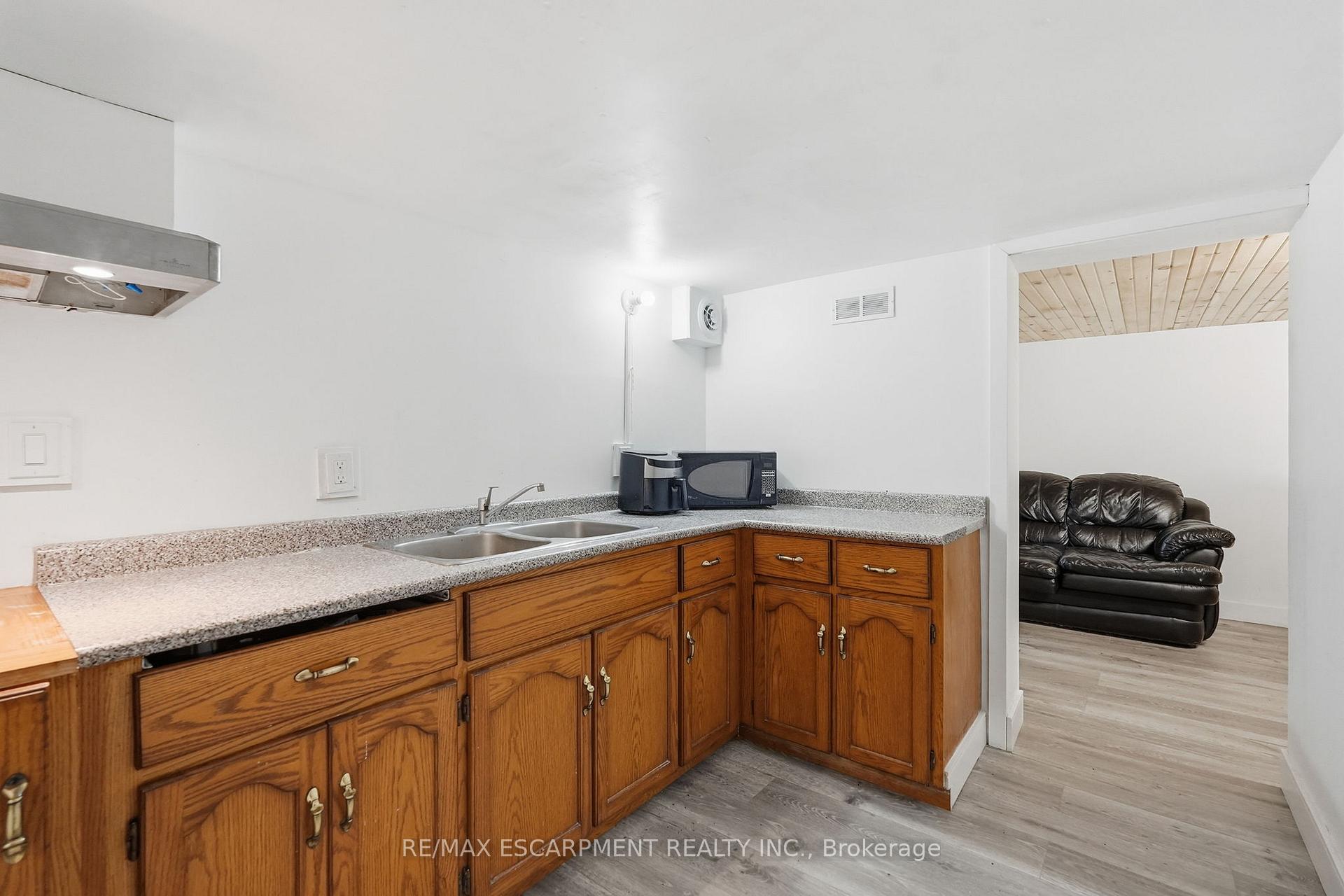 Photo 39 of 2 Currie Drive, Puslinch, Morriston — HOMEH