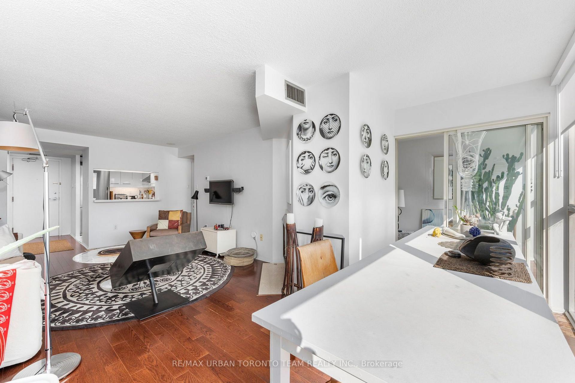 Photo 8 of Unit 1903, 705 King Street W, Toronto, Niagara — HOMEH