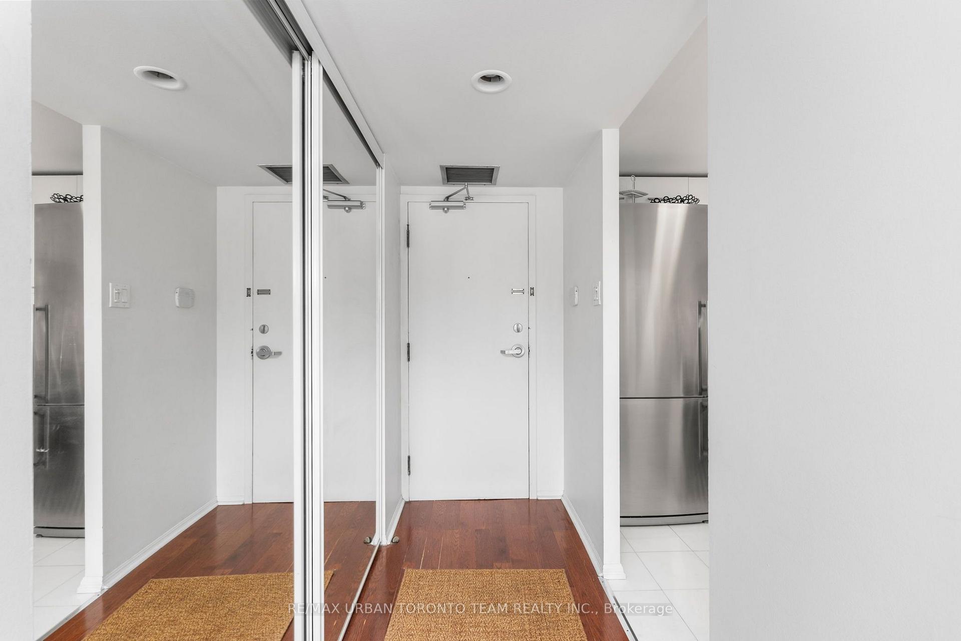 Photo 9 of Unit 1903, 705 King Street W, Toronto, Niagara — HOMEH