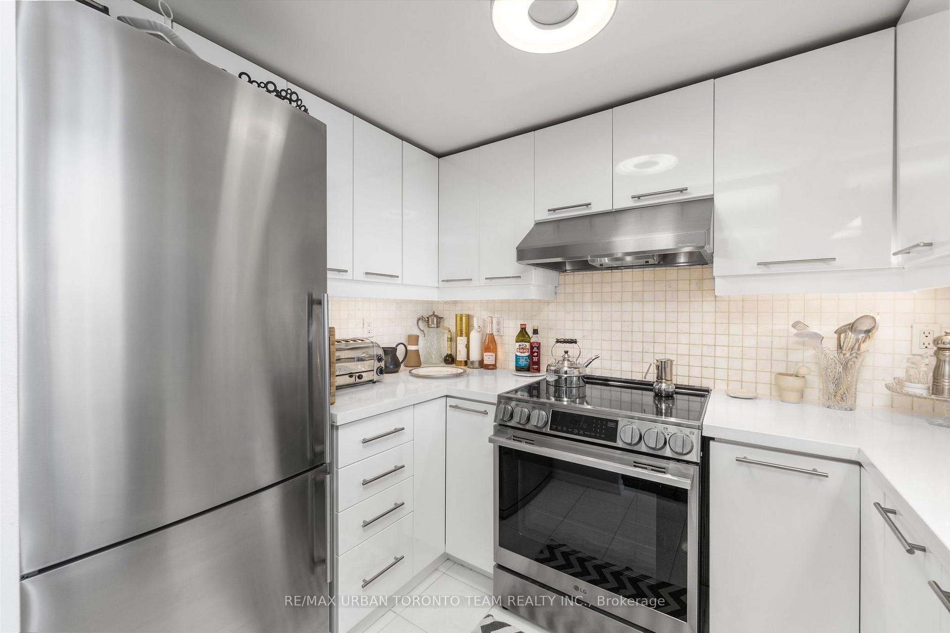 Photo 11 of Unit 1903, 705 King Street W, Toronto, Niagara — HOMEH