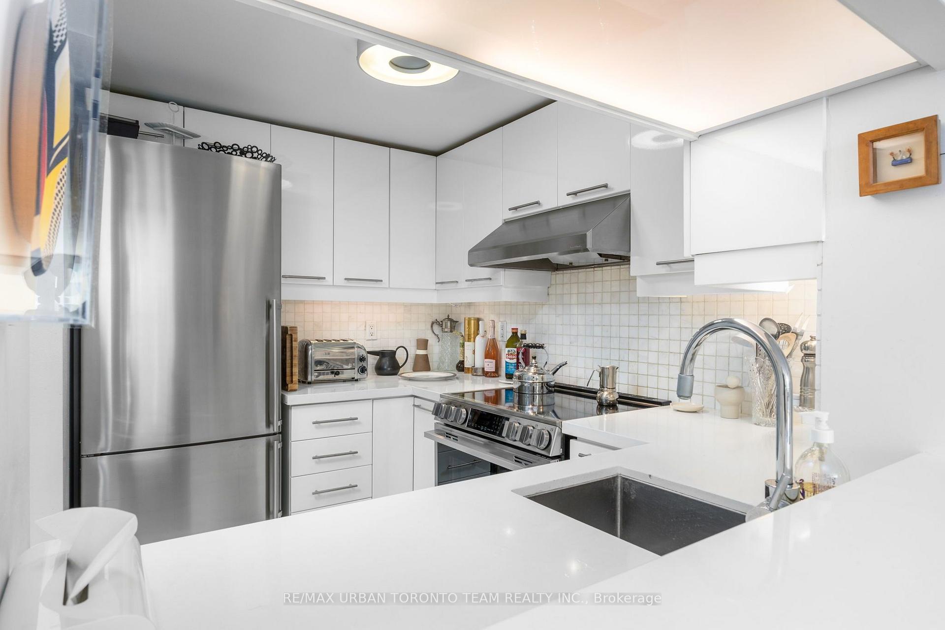 Photo 15 of Unit 1903, 705 King Street W, Toronto, Niagara — HOMEH