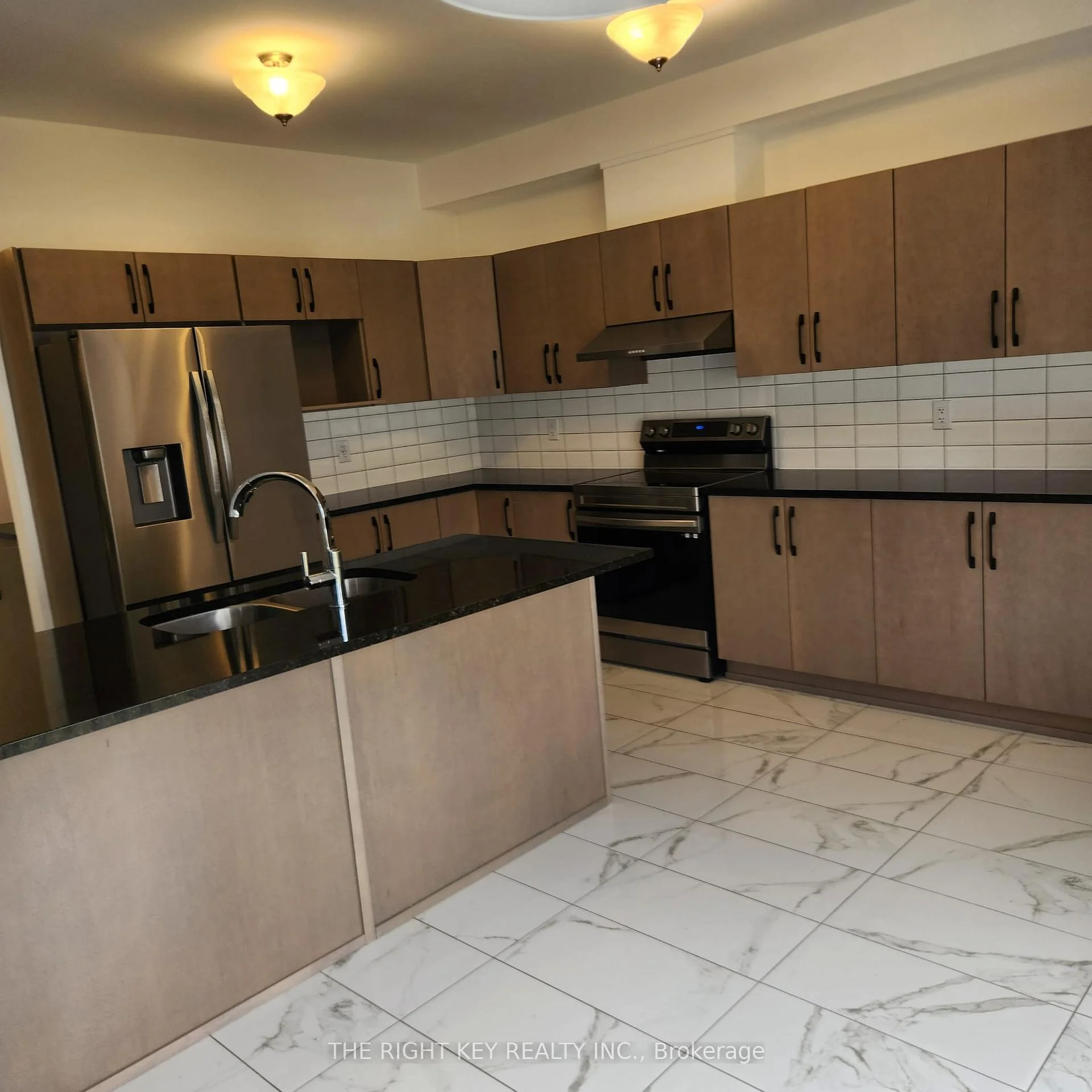 Photo 8 of 32 Dun Skipper Drive, Ottawa, Blossom Park/Kemp Park/Findlay Creek — HOMEH