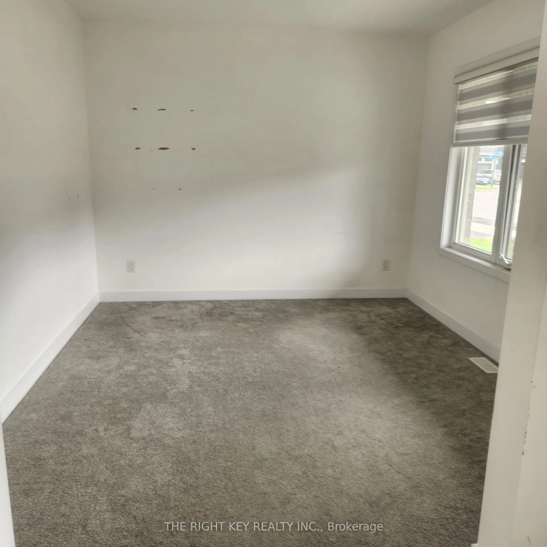 Photo 10 of 32 Dun Skipper Drive, Ottawa, Blossom Park/Kemp Park/Findlay Creek — HOMEH
