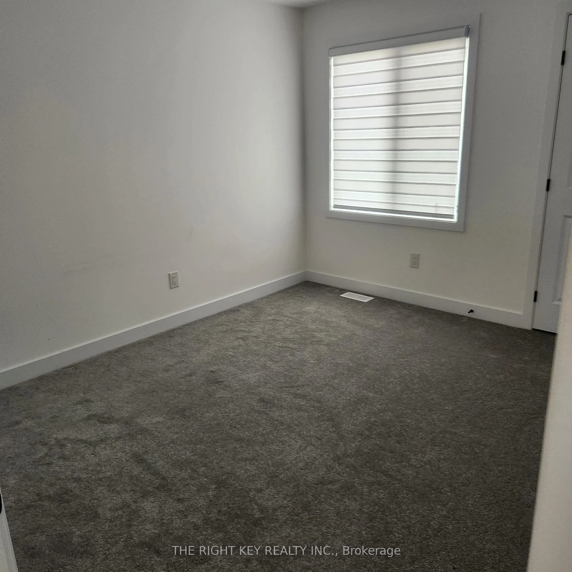 Photo 14 of 32 Dun Skipper Drive, Ottawa, Blossom Park/Kemp Park/Findlay Creek — HOMEH