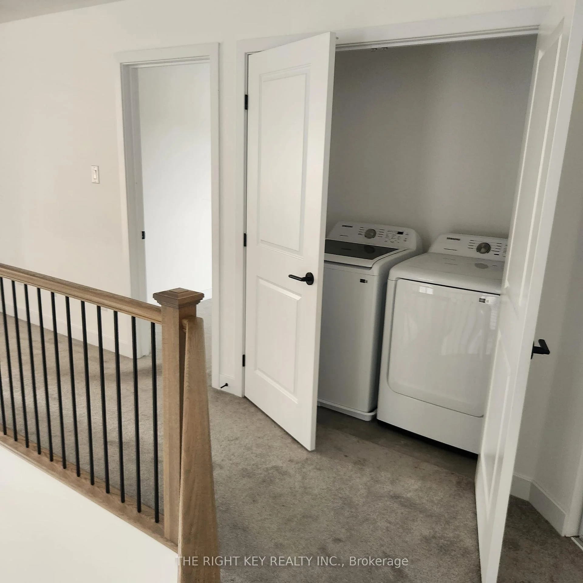 Photo 15 of 32 Dun Skipper Drive, Ottawa, Blossom Park/Kemp Park/Findlay Creek — HOMEH