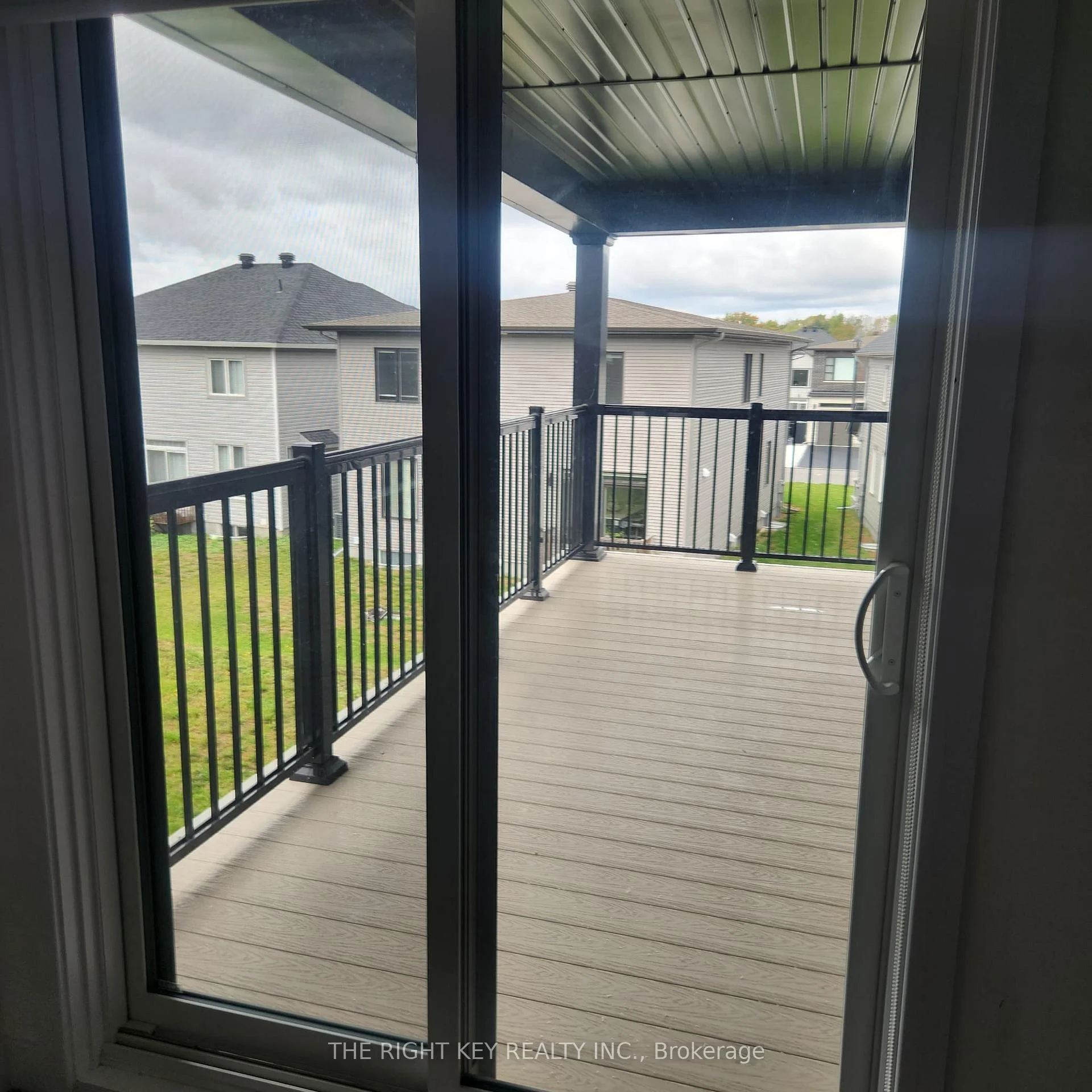 Photo 19 of 32 Dun Skipper Drive, Ottawa, Blossom Park/Kemp Park/Findlay Creek — HOMEH