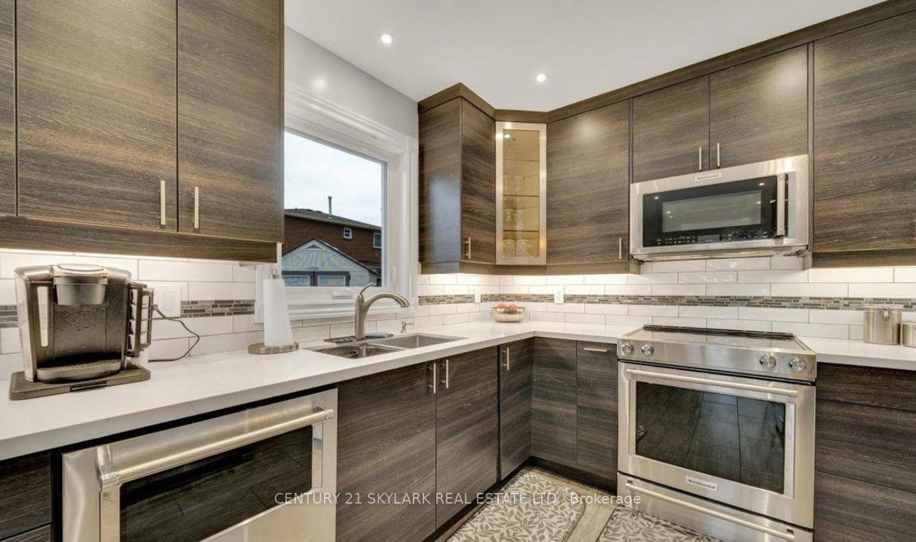 Photo 3 of 107 Clayton Crescent, Clarington, Bowmanville — HOMEH