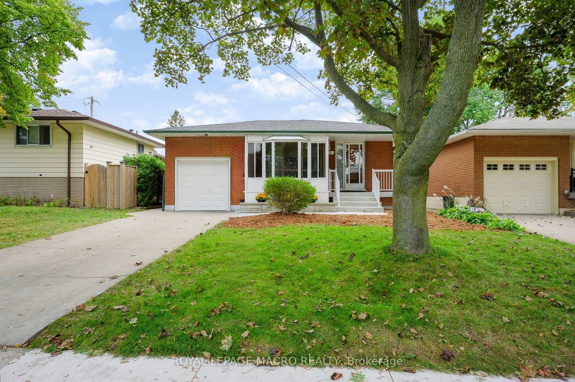 Photo 2 of 15 Clearwater Drive, Hamilton, Rolston — HOMEH