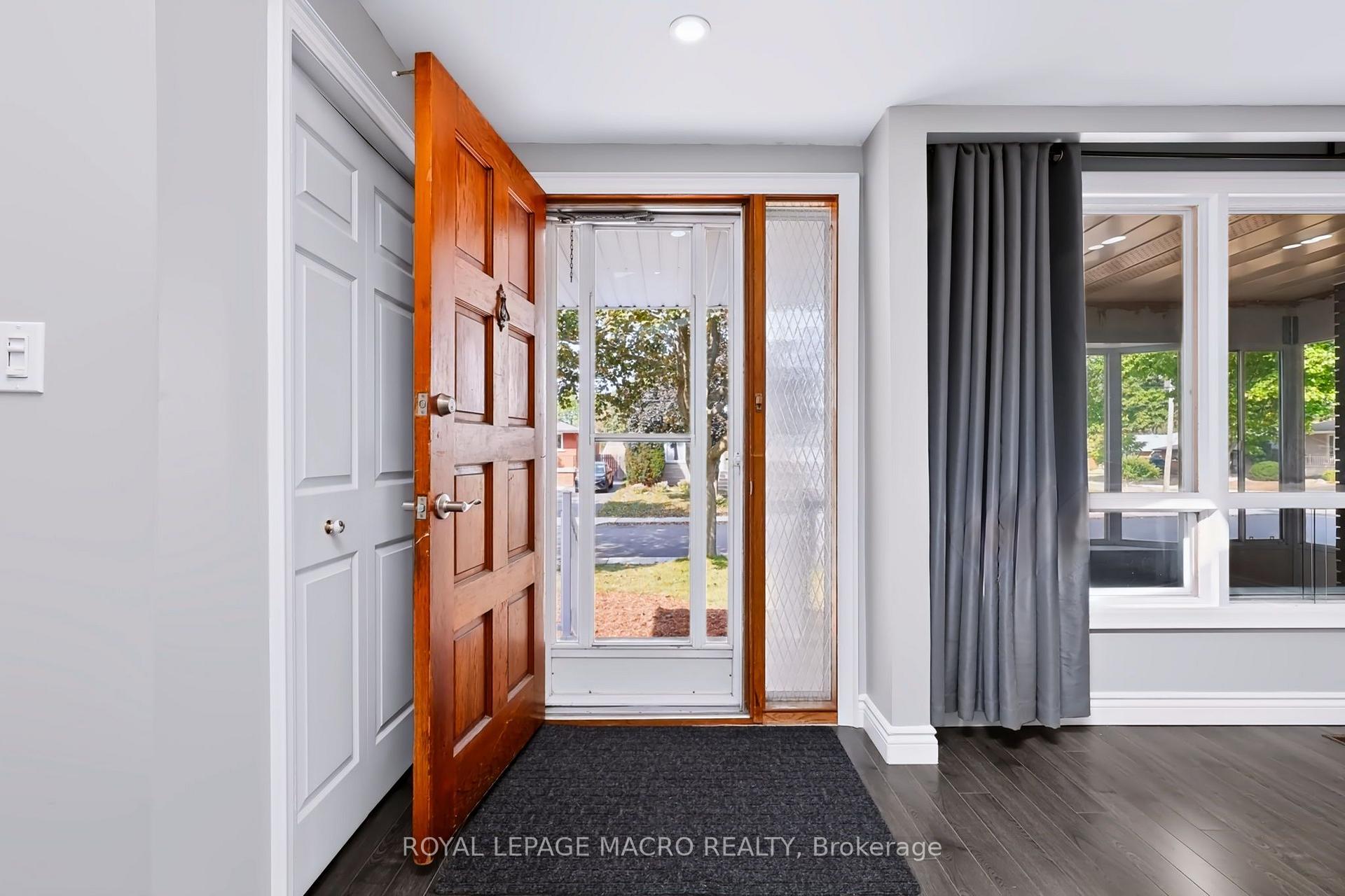 Photo 3 of 15 Clearwater Drive, Hamilton, Rolston — HOMEH
