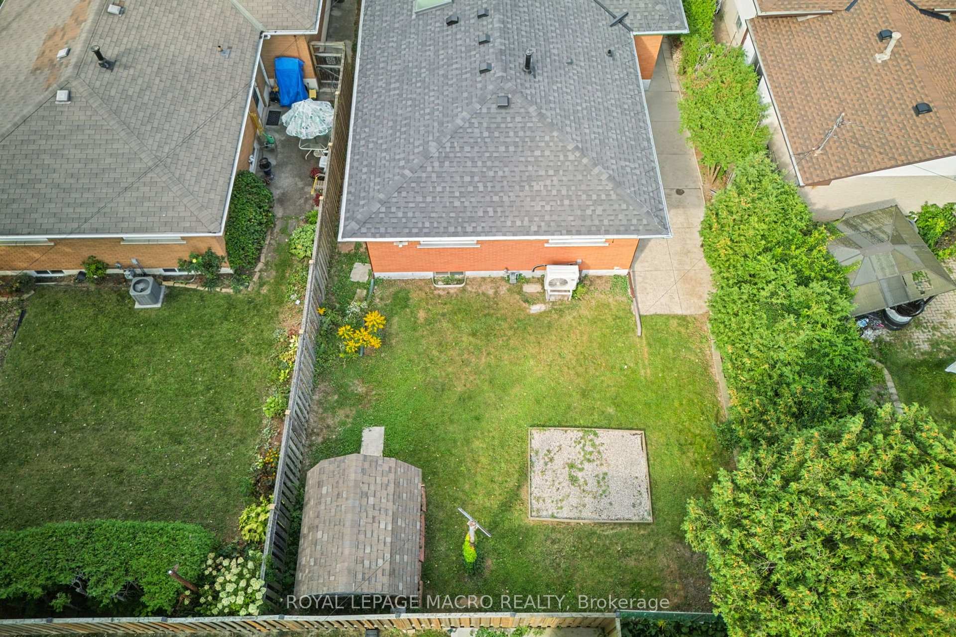 Photo 35 of 15 Clearwater Drive, Hamilton, Rolston — HOMEH