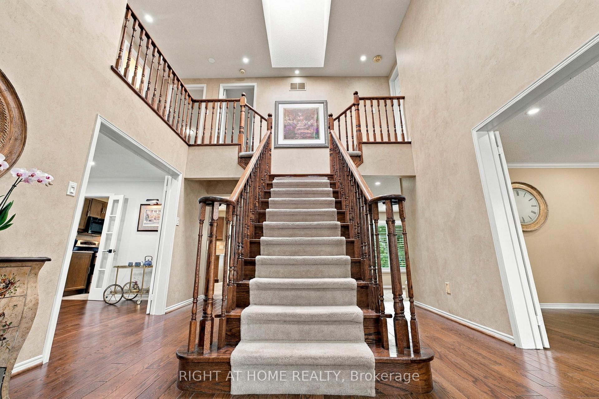Photo 7 of 20 Mowat Court, Brampton, Heart Lake East — HOMEH