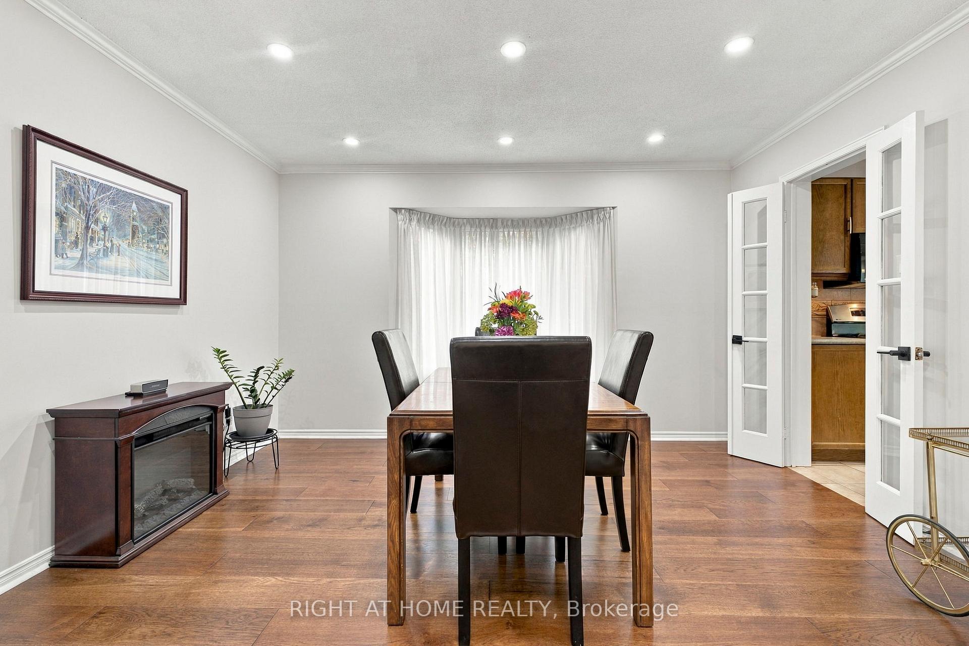 Photo 13 of 20 Mowat Court, Brampton, Heart Lake East — HOMEH