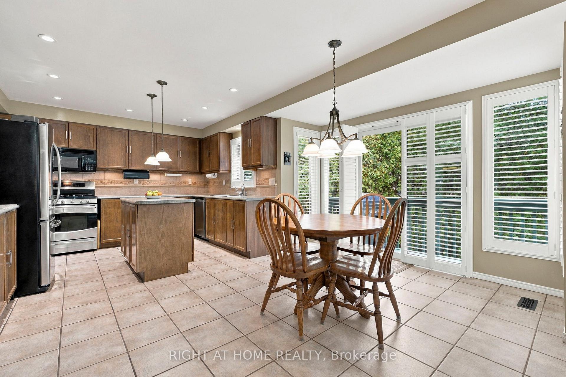 Photo 16 of 20 Mowat Court, Brampton, Heart Lake East — HOMEH