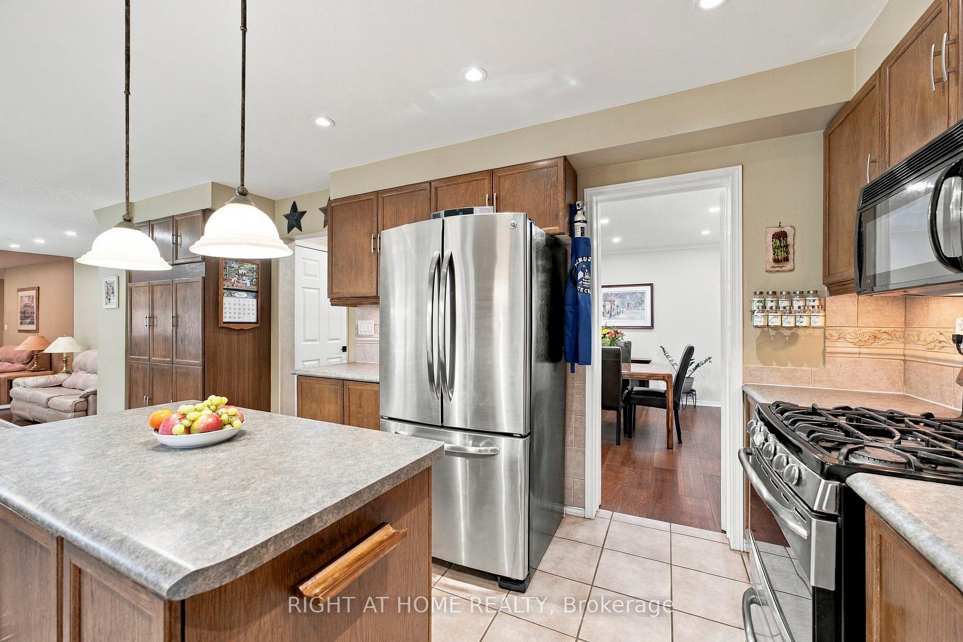 Photo 20 of 20 Mowat Court, Brampton, Heart Lake East — HOMEH