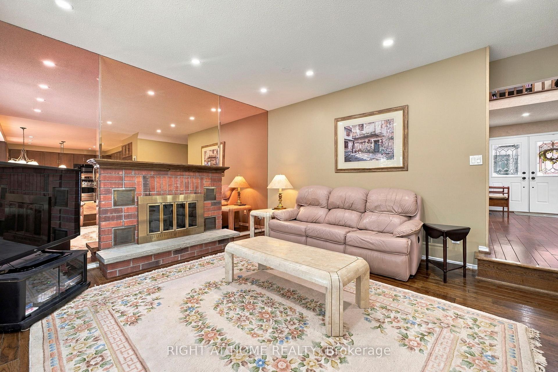 Photo 23 of 20 Mowat Court, Brampton, Heart Lake East — HOMEH