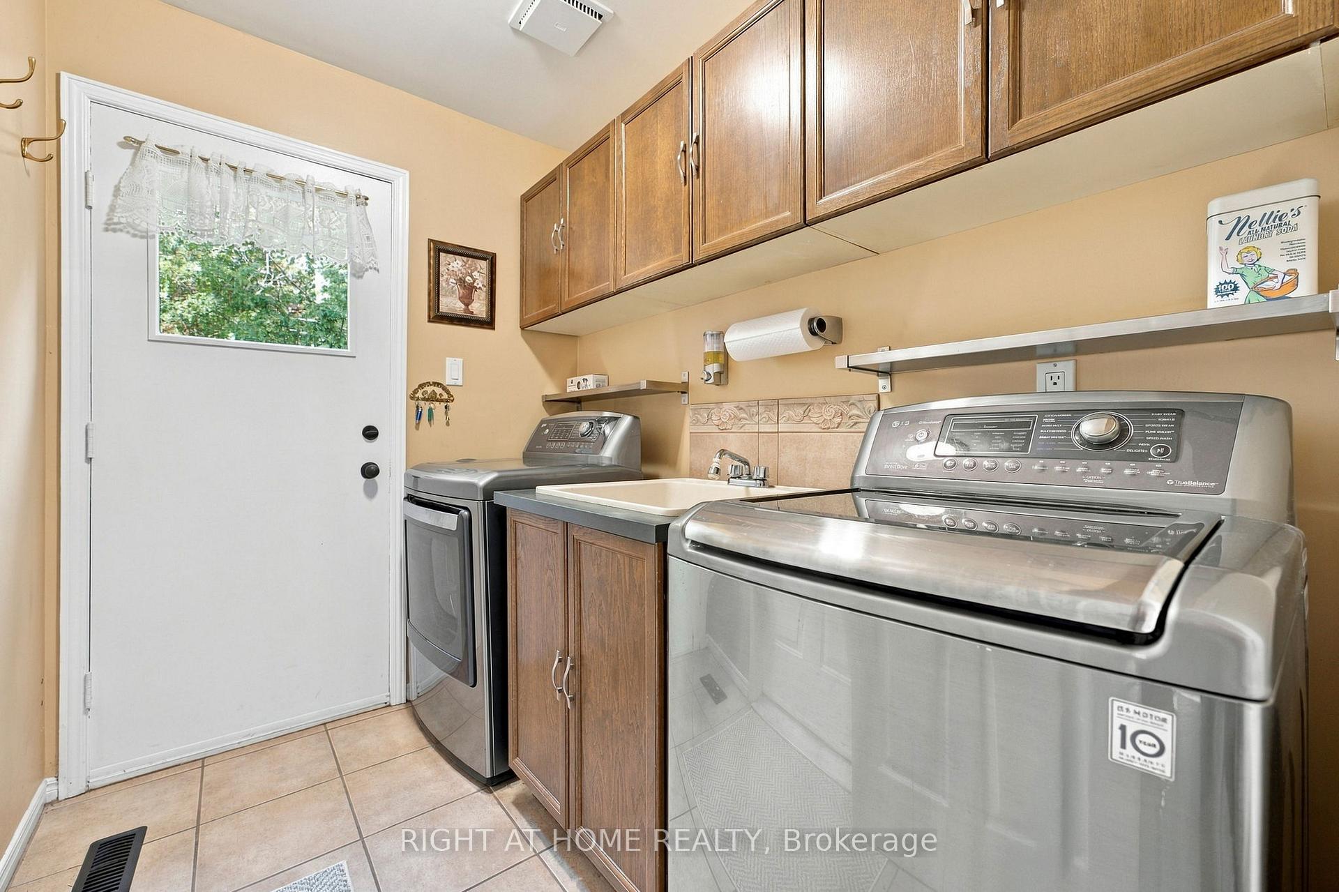 Photo 24 of 20 Mowat Court, Brampton, Heart Lake East — HOMEH