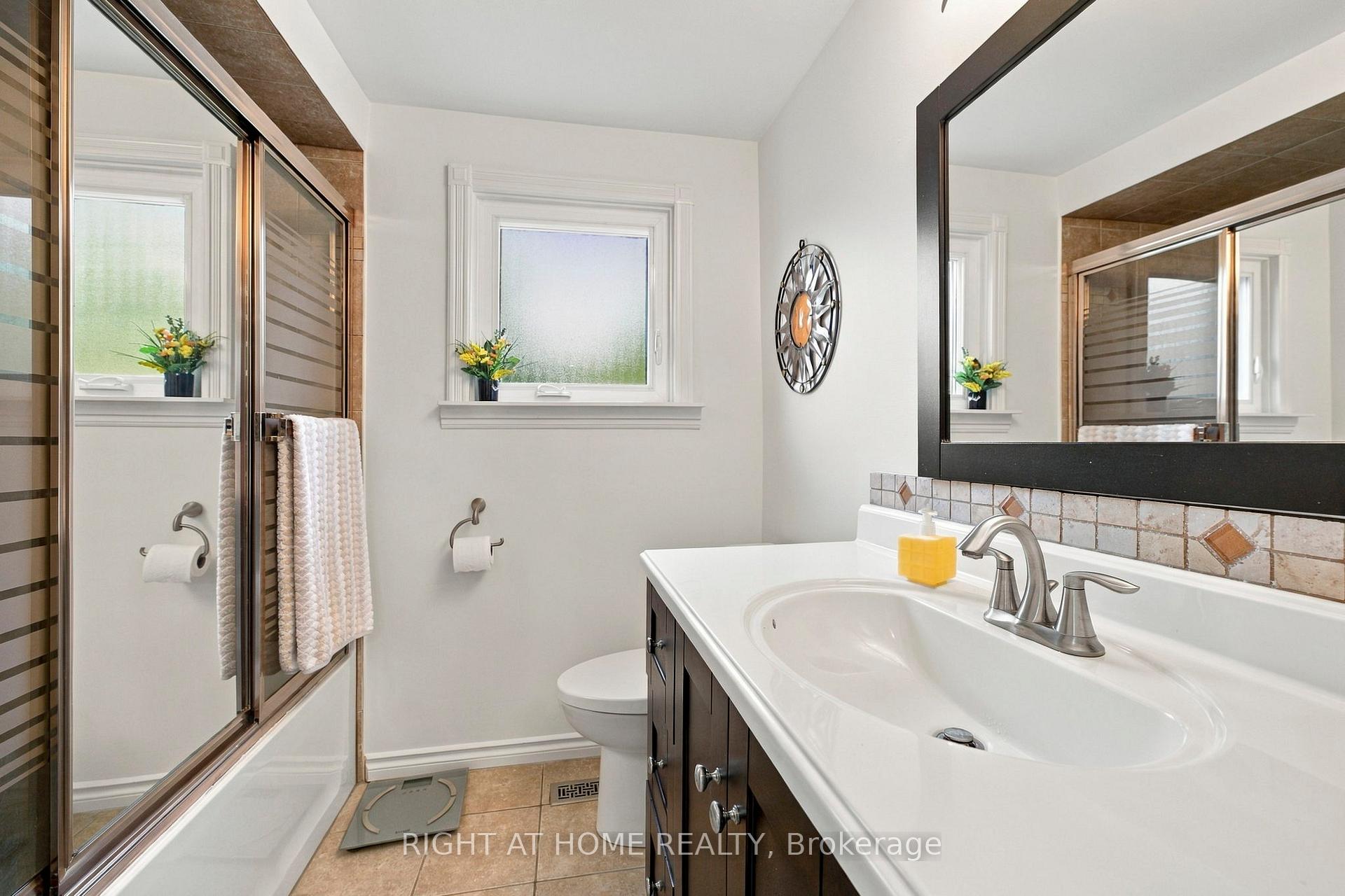 Photo 28 of 20 Mowat Court, Brampton, Heart Lake East — HOMEH