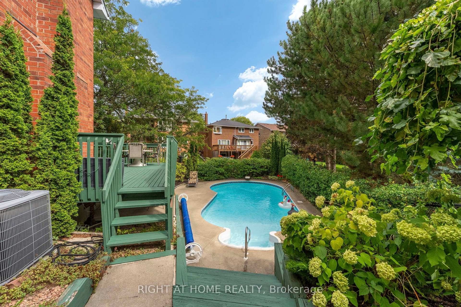 Photo 45 of 20 Mowat Court, Brampton, Heart Lake East — HOMEH